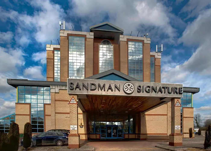 Sandman Signature London GatwickAirport Hotel